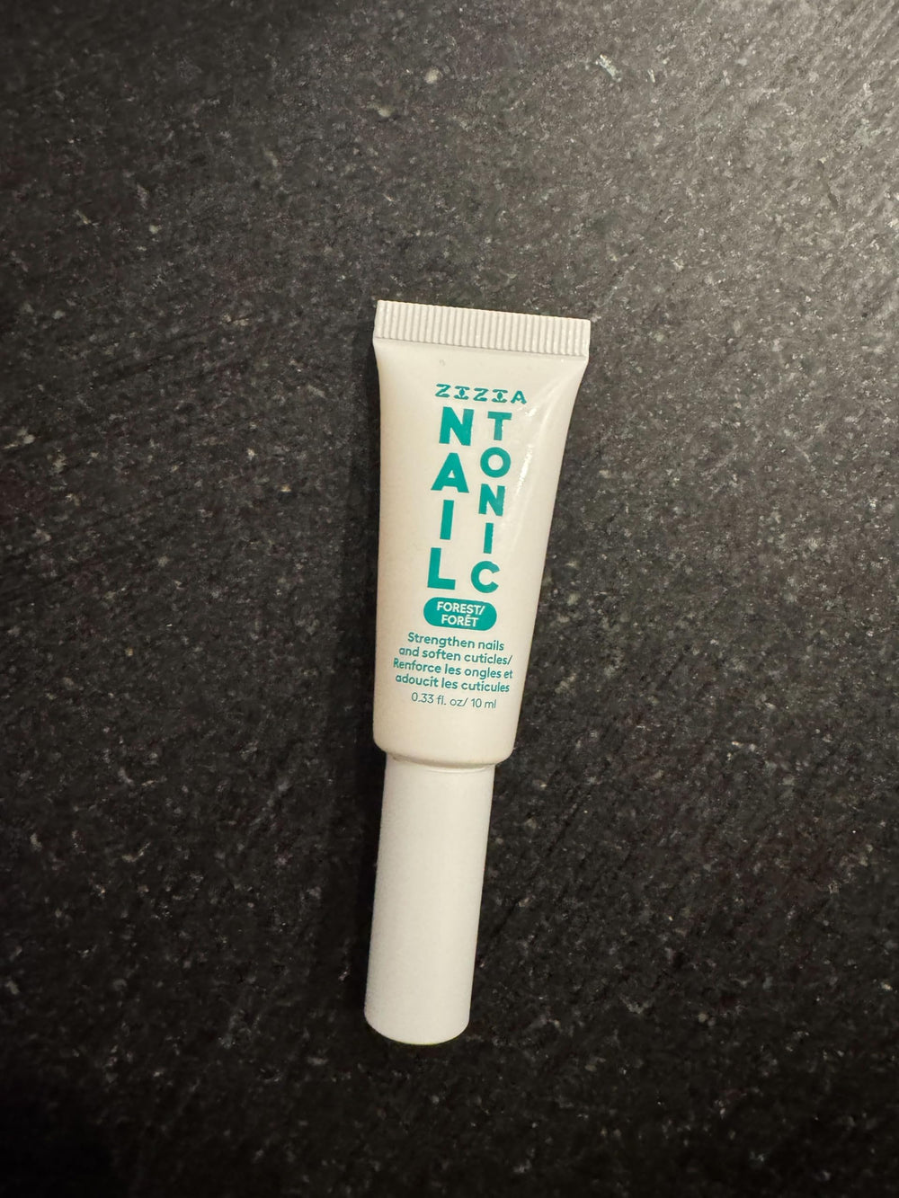Zizia Forest Nail Tonic ingredients close-up with apricot and jojoba oils