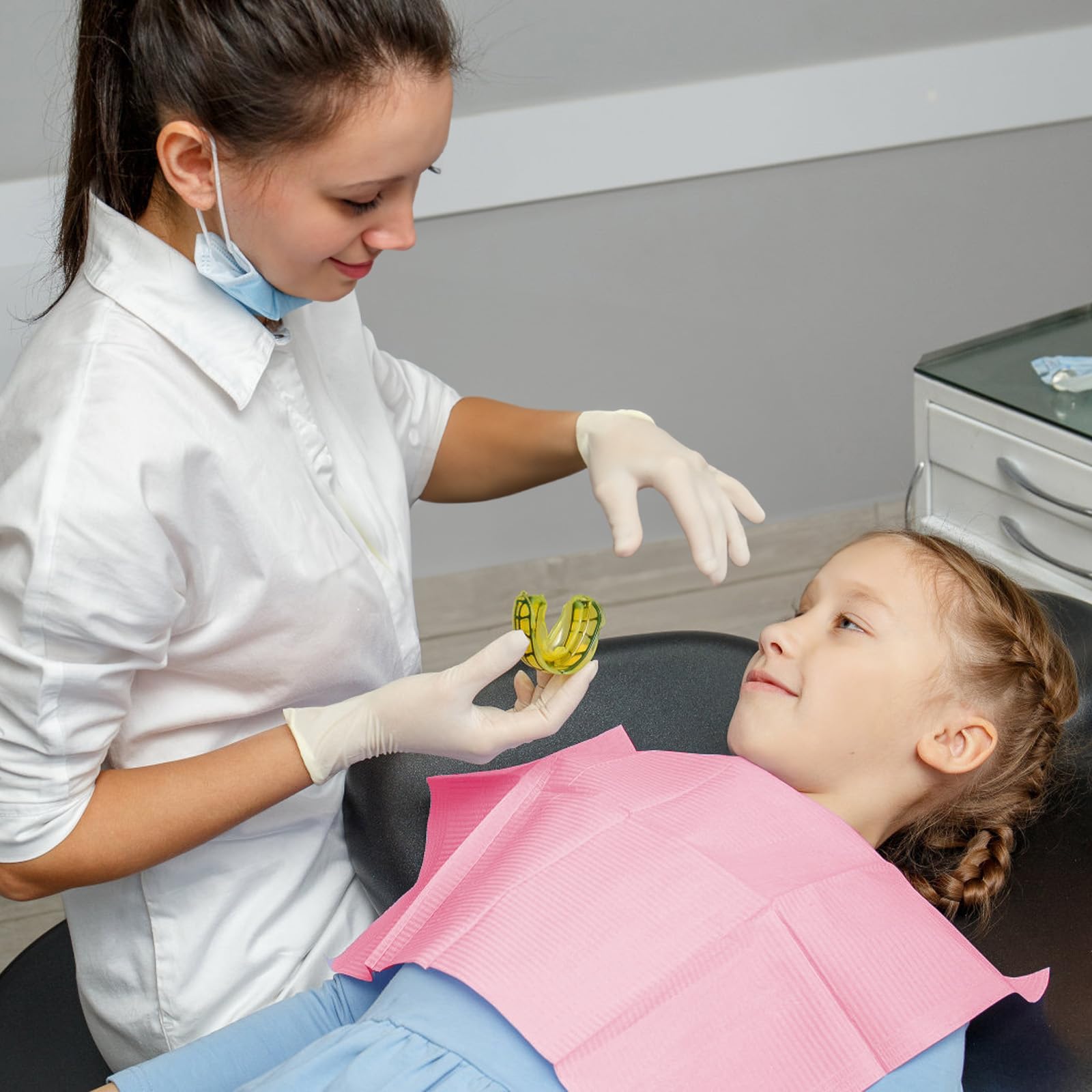 ZOOFOX pink dental bibs suitable for dental clinics and salons